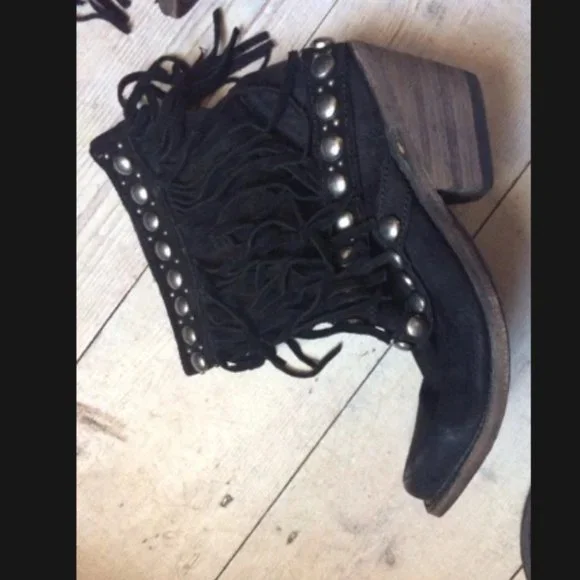 Leather boots Liberty black nubuck fringed